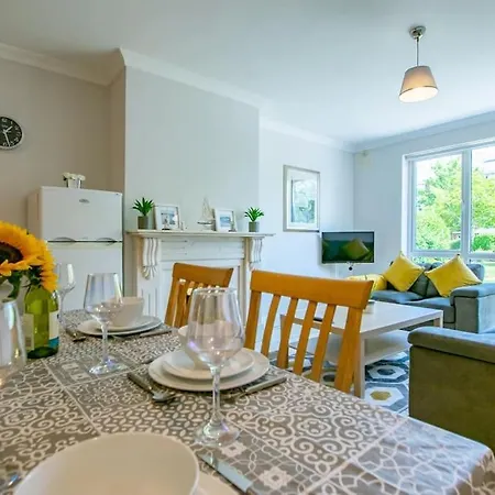 74 - 4 Bed Townhouse With Parking Semesterbostad Galway